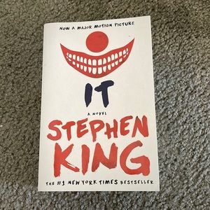 Paperback IT by Stephen King